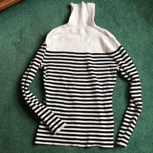 Vintage striped turtle neck